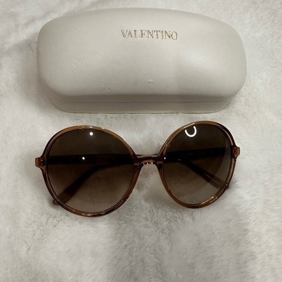 Valentino Accessories - Valentino Elegant light Brown Sunglasses